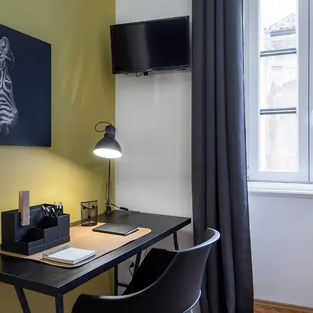 Nuovissimo Per 4 Ospiti + Wi-fi * Terst